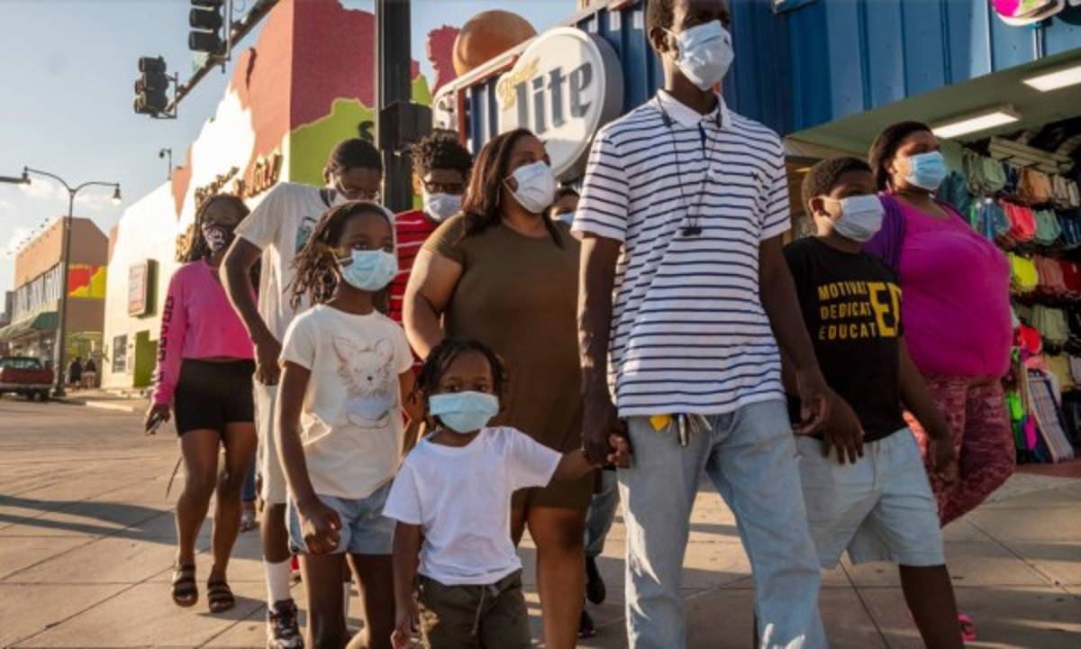 Locura en Estados Unidos: aborrotaron las playas sin importar el coronavirus y así fue captado el presidente Trump
