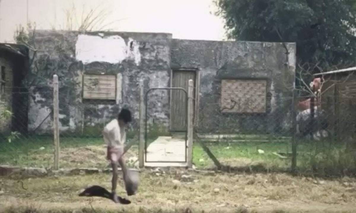 Así luce ahora la primera casa donde creció Maradona; vivir en el barrio era una actividad de alto riesgo