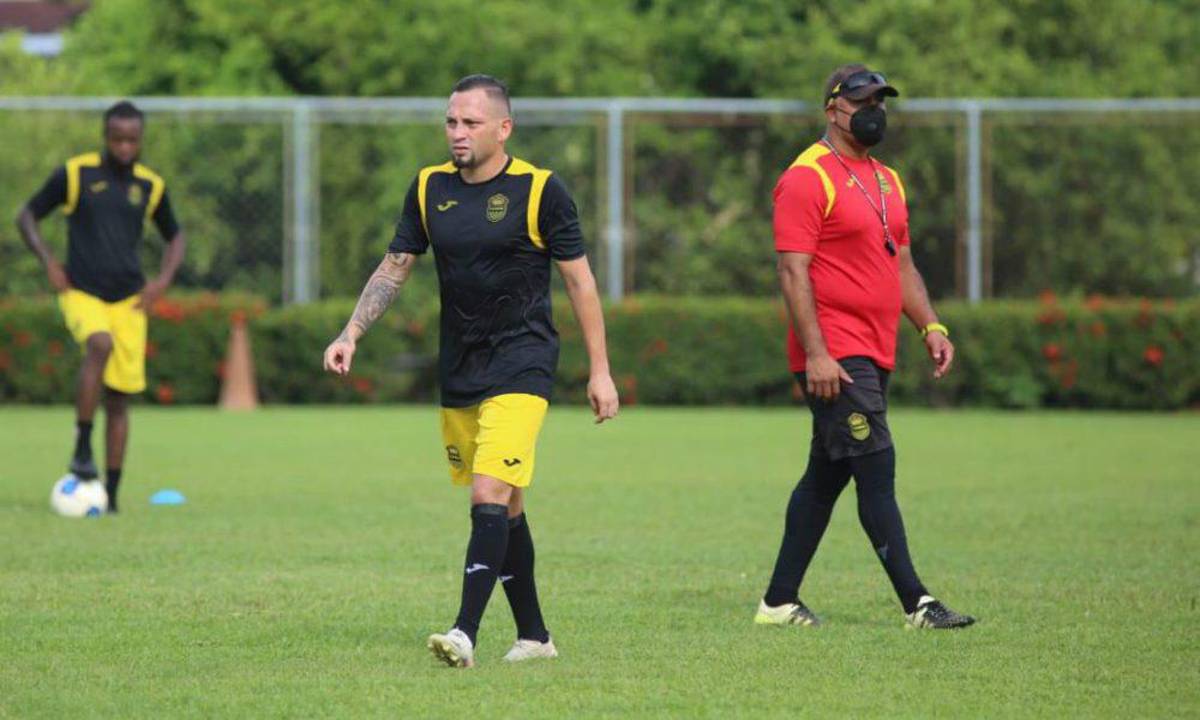 EL MERCADO: La Tota le saca jugador al Motagua, que va por su último fichaje; Olimpia sufriría nueva baja y Marathón sigue fichando