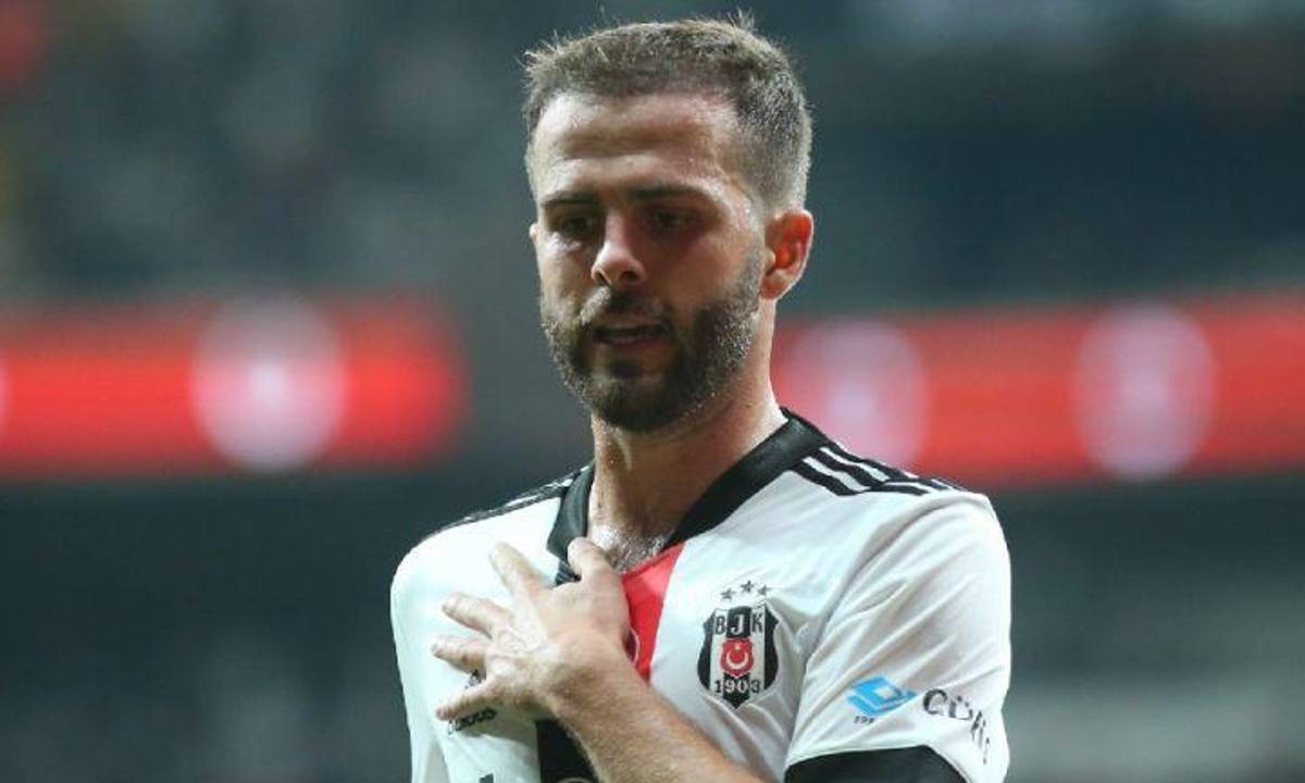 Xavi lo quiere, pero se tiene que ir: Los 10 jugadores que saldrán del Barcelona tras el fracaso en Europa League y quedar al borde del nadaplete