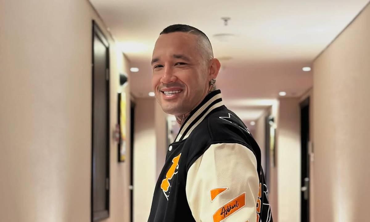 Confiesa que tiene relaciones 500 veces al año y saca a la luz el salario que gana como futbolista: Eso es importante