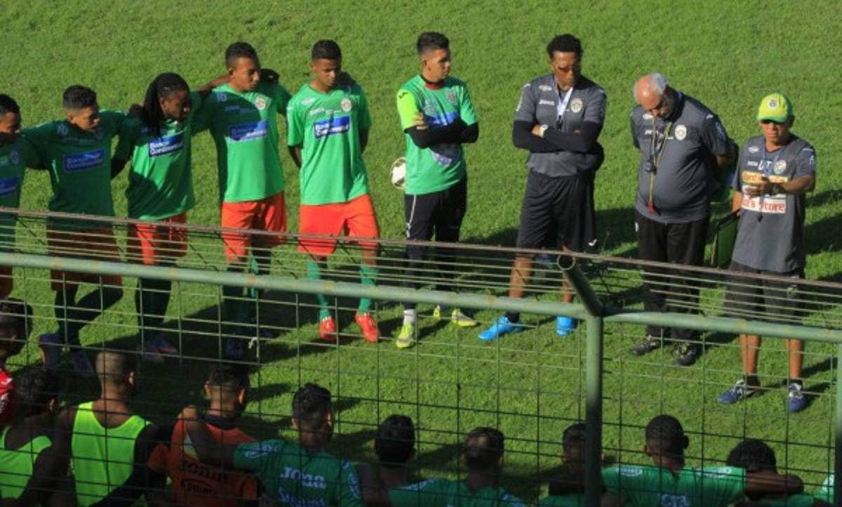 FOTOS: Así vivió Carlos Pavón su primer amistoso como asistente en Marathón