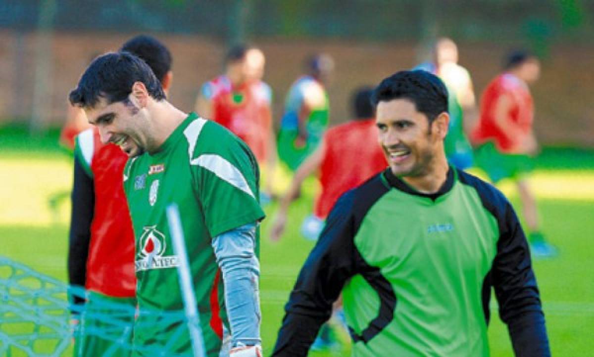 De famosos futbolistas a dirigir los dos grandes clásicos en Honduras: El pasado de los cuerpos técnicos