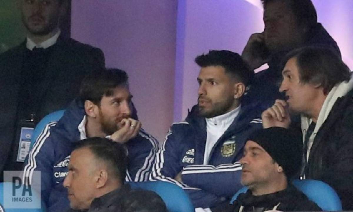 En fotos: La locura en Manchester por Messi, la celebración de Salah y el cabezazo de Cristiano