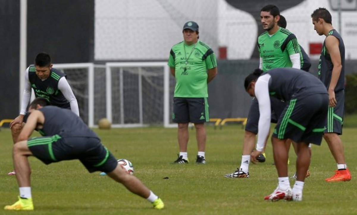 La seguridad sacó a dos reporteros de la práctica de México