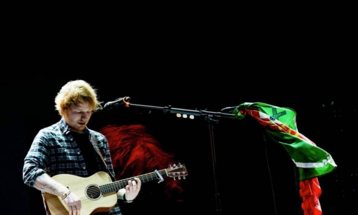 Condiciones deplorables: El pésimo estado del campo del Benfica tras un concierto de Ed Sheeran