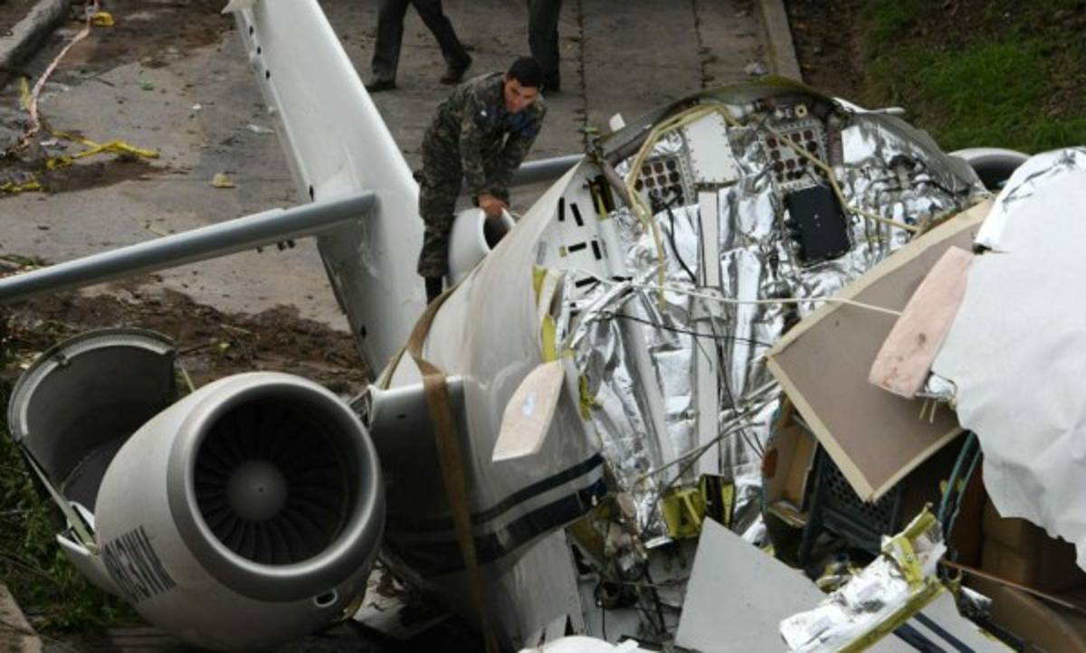 Las otras imágenes que no has visto del avión que se salió de la pista en el aeropuerto Toncontín