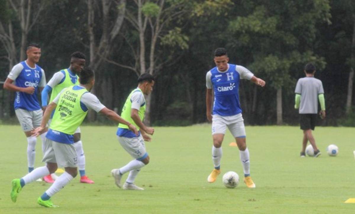 ¡Una mesa de billar! Es considerada como una de las mejores canchas de grama natural en San Pedro Sula