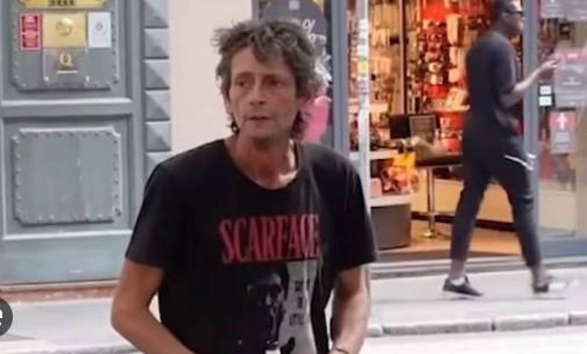 De futbolista profesional en Italia a vivir en la calle solo, enfermo y desnutrido; su primo fue héroe en un Mundial