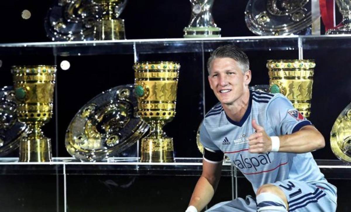 ¡ETERNO! La emotiva despedida del Bayern Munich a Bastian Schweinsteiger en el Allianz Arena