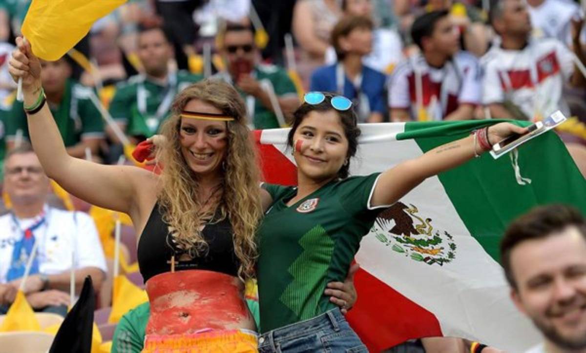 ¡Solo bellezas! Alemanas y mexicanas se roban las miradas en el Luzhniki Stadium