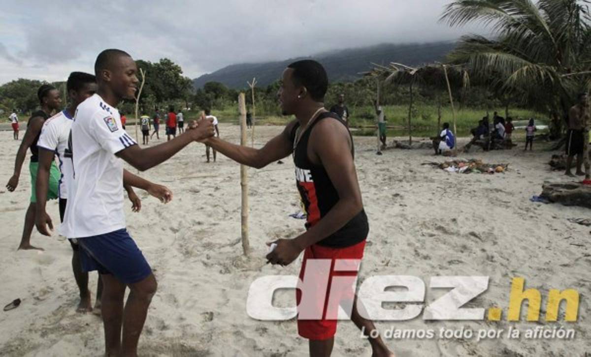 Marvin Chávez disfruta de sus vacaciones en su natal Sambo Creek