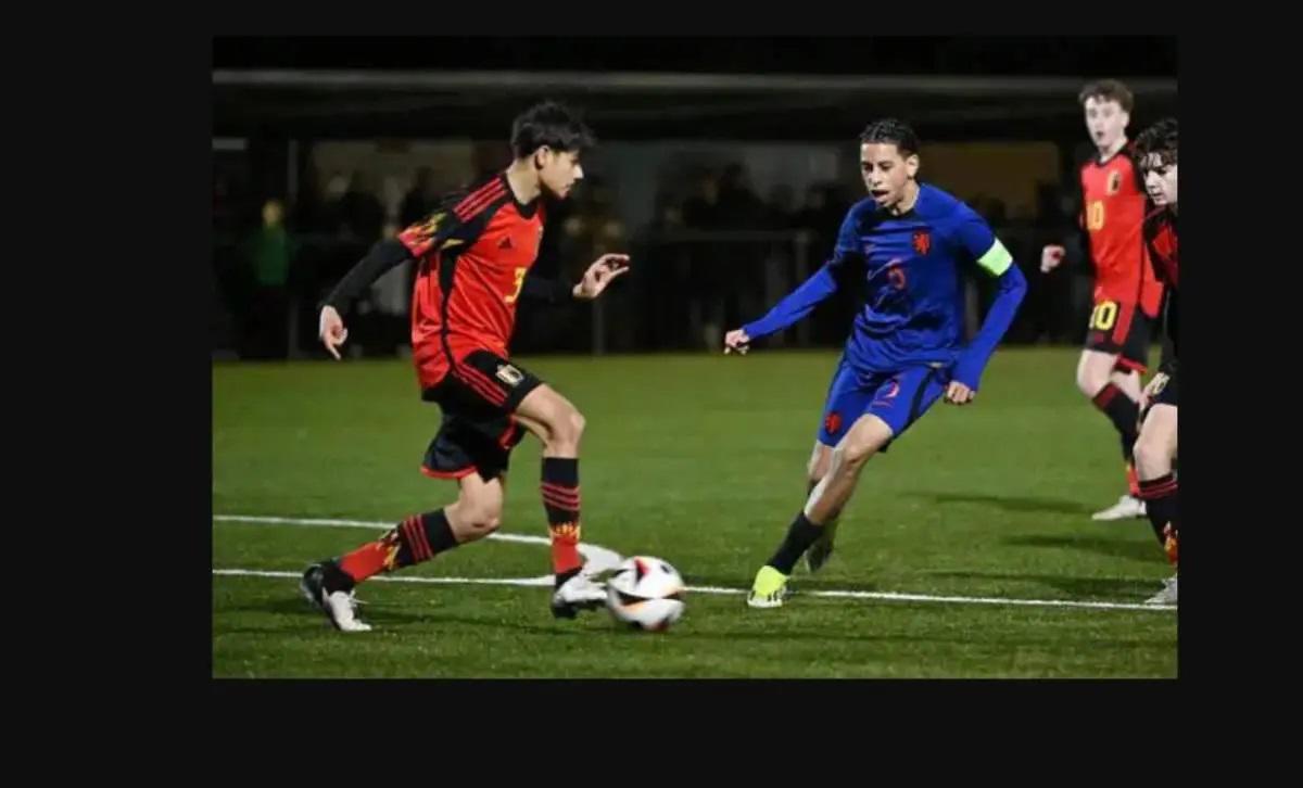 Hondureño sorprende y firma su primer contrato como profesional en histórico club de Europa