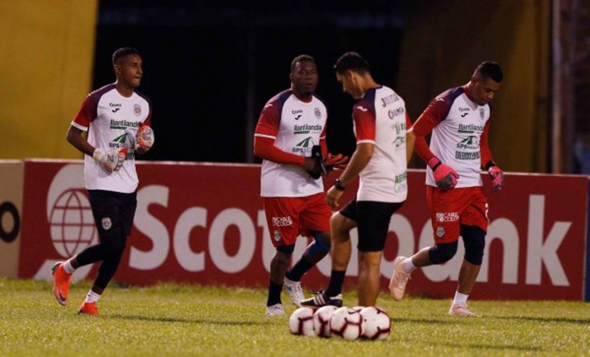 Bellas chicas y gratas sensaciones: ambientazo en el Marathón vs Santos Laguna