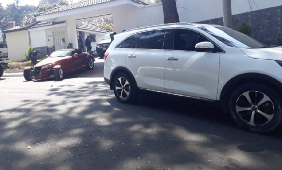 Los lujosos autos que decomisaron a narcotraficantes en operativos en Guatemala