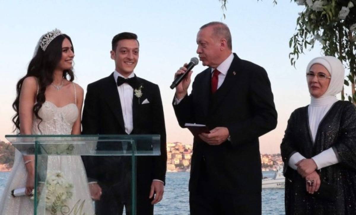 Fotos: Así es Amine Gülse, la hermosa ex miss turca que se casó con Ozil