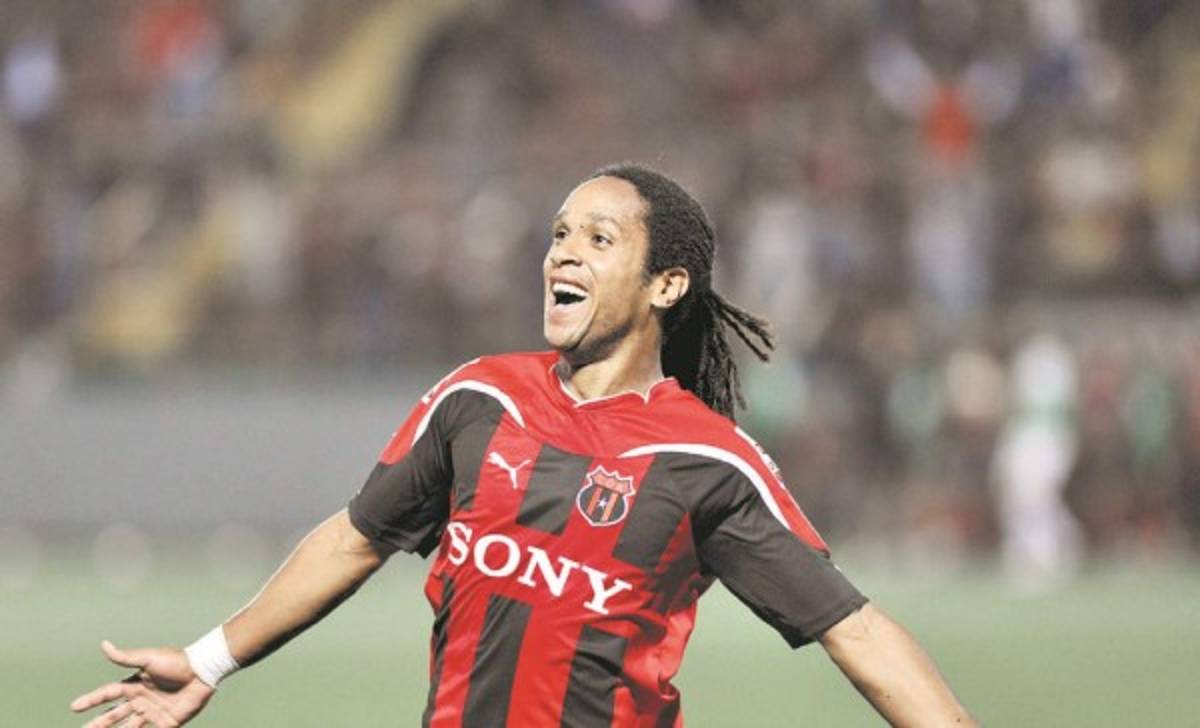 Alajuelense goleó a Carmelita y se acerca a las Semifinales del fútbol tico