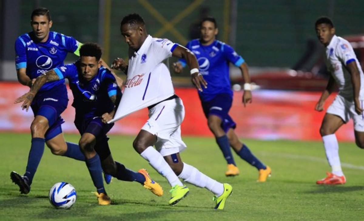 VIDEO: Romell Quioto bailó en la jugada del penal a Henry Figueroa