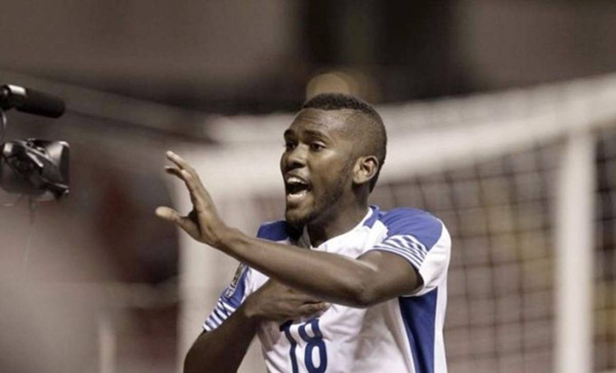 El joven panameño Isidoro Hinestroza ficha por el Celik bosnio