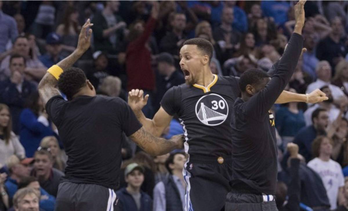 ¡Bestial! Stephen Curry igualó récord de triples en un juego de la NBA