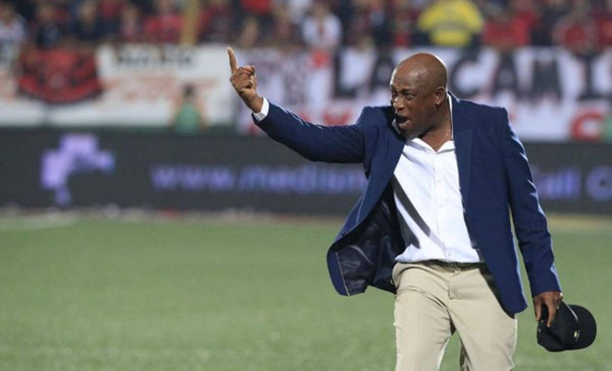 Hernán Medford dice que la Concachampions está 'acomodada' para los clubes mexicanos