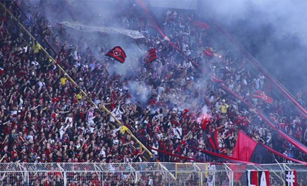 Alajuelense y Saprissa jugarán por el liderato del fútbol tico