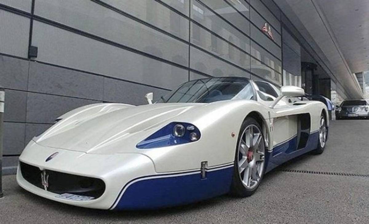 ¡Espectacular! La colección de carros de lujo de Neymar