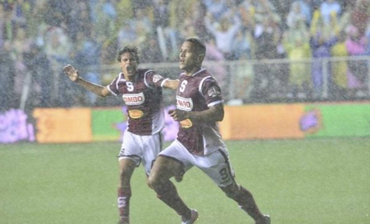 Saprissa pierde a Hansell Arauz seis meses por lesión