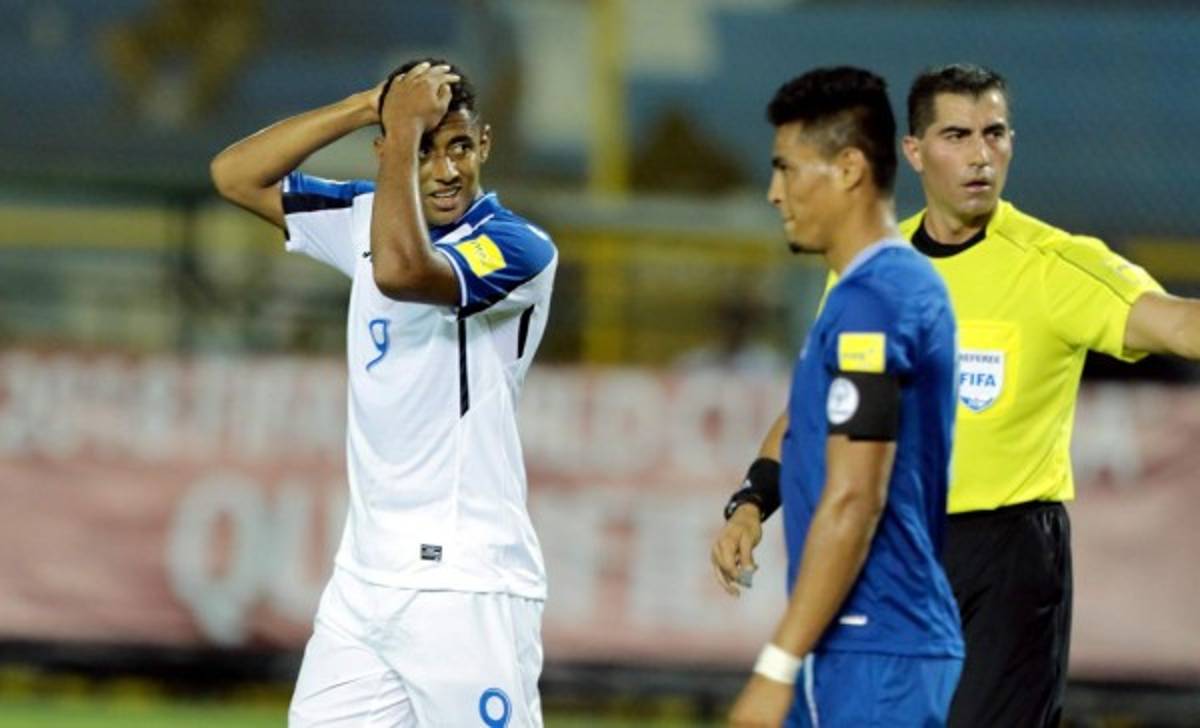 Honduras pagó caro su falta de artillería y ve el Mundial ya de lejos  