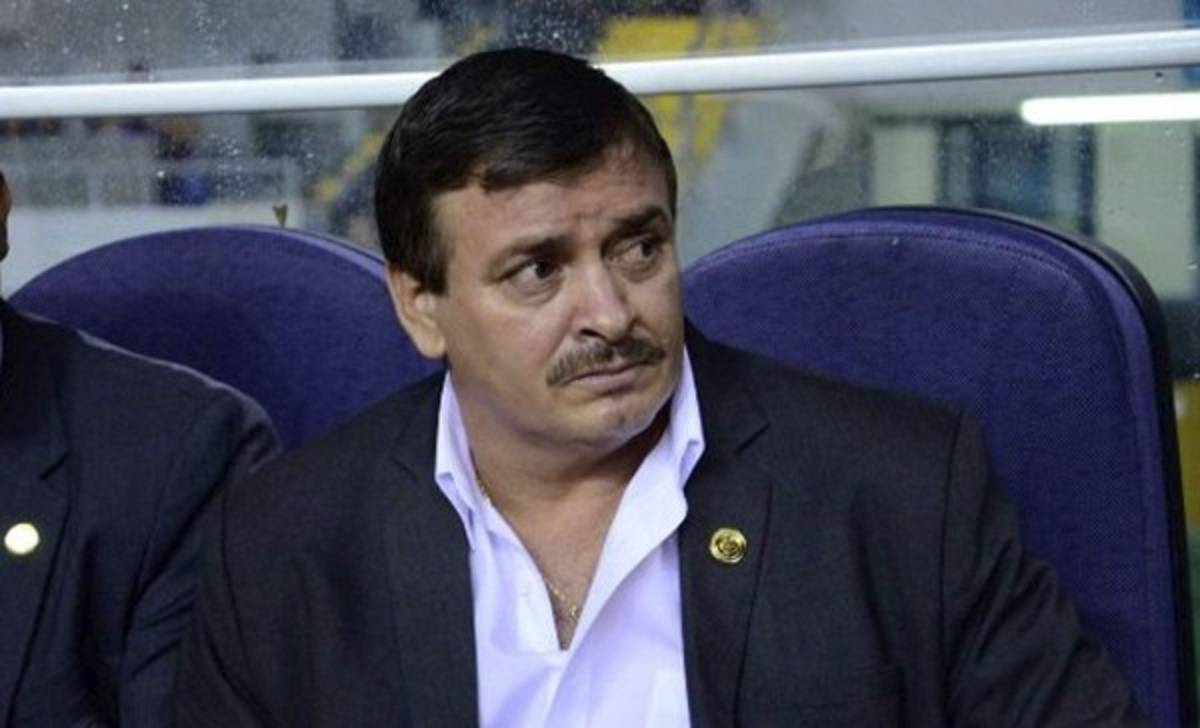 Técnico de Costa Rica preocupado por el calor de Honduras y buscará llevar el juego donde le 'conviene'