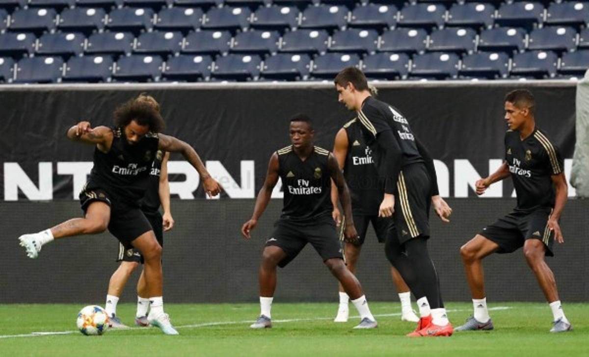 La volada de Keylor y la firma de autógrafos: Así fue el último entrenamiento del Real Madrid