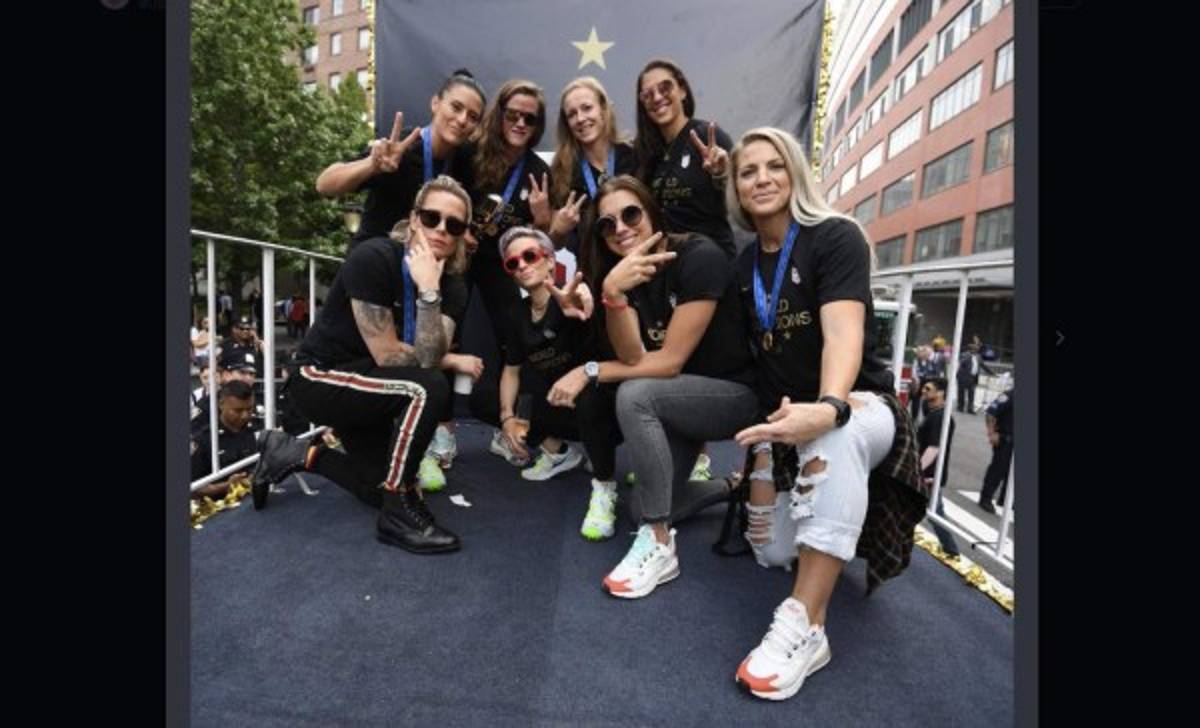 Espectacular y 'polémico' desfile en Nueva York para celebrar con la selección femenina de USA