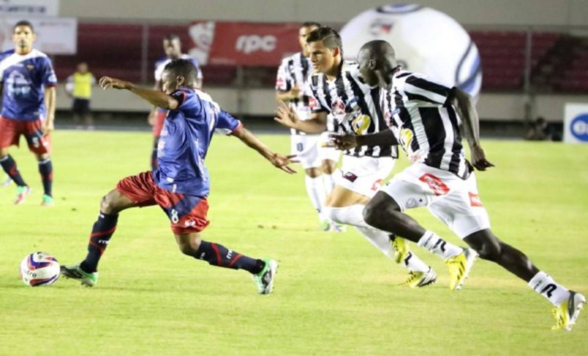 Tauro FC busca escalar a las primeras posiciones en clásico panameño ante el Plaza Amador