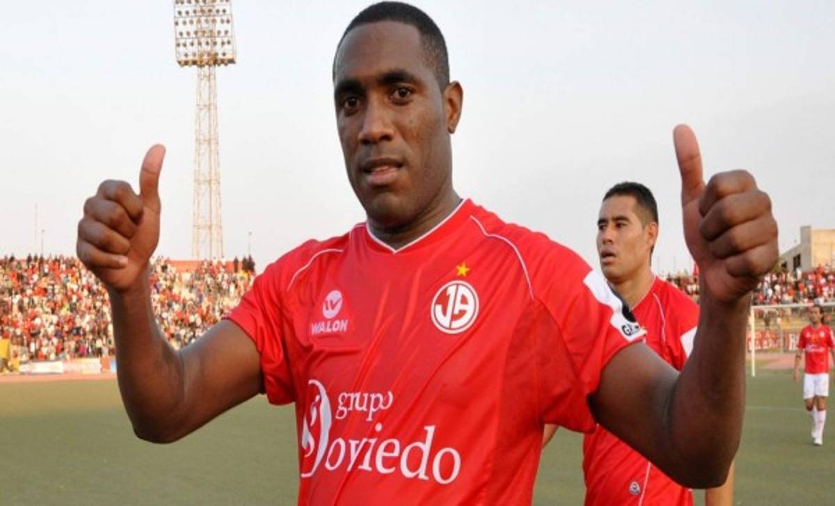 Luis Tejada, a punto de ser mejor goleador de todos los tiempos del Juan Aurich de Perú