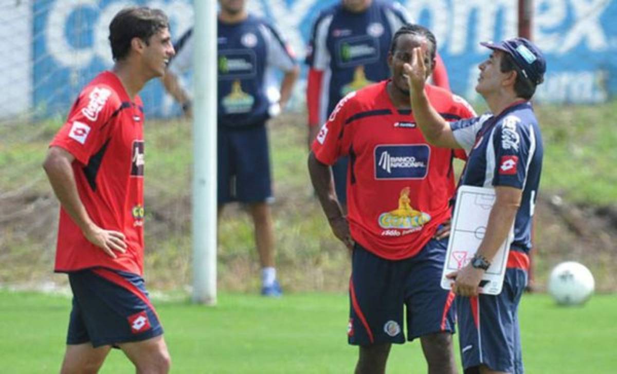 Jorge Luis Pinto, y su larga lista de problemas ante jugadores y técnicos