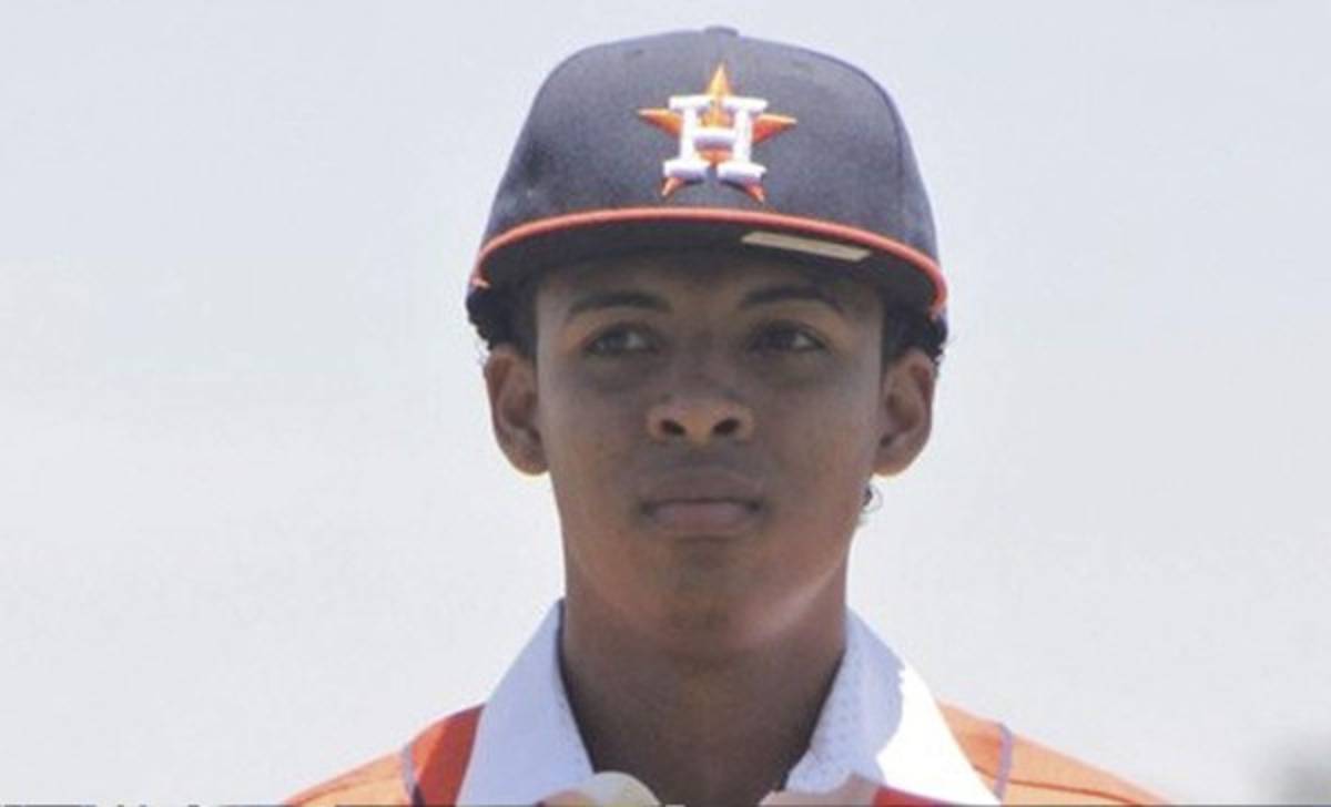 Los Astros de Houston fichan a lanzador costarricense de 19 años