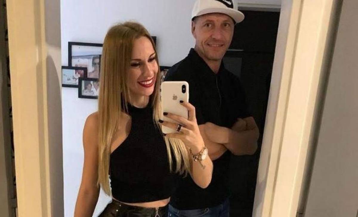 Así la espectacular Romina Ortega, la esposa del árbitro Pitana que ahora vende contenido para adultos