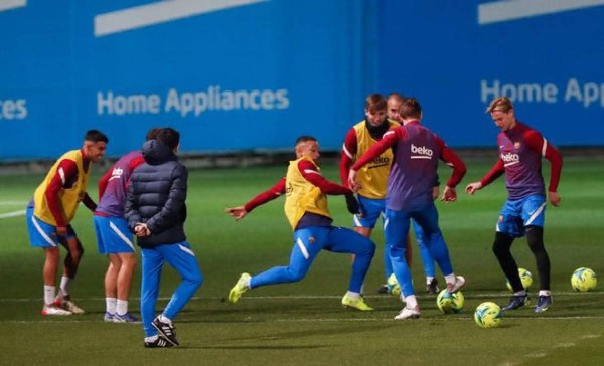 Saludo a Dani Alves, Xavi con nuevo invento y recupera la alegría: Así fue el último entrenamiento del Barcelona