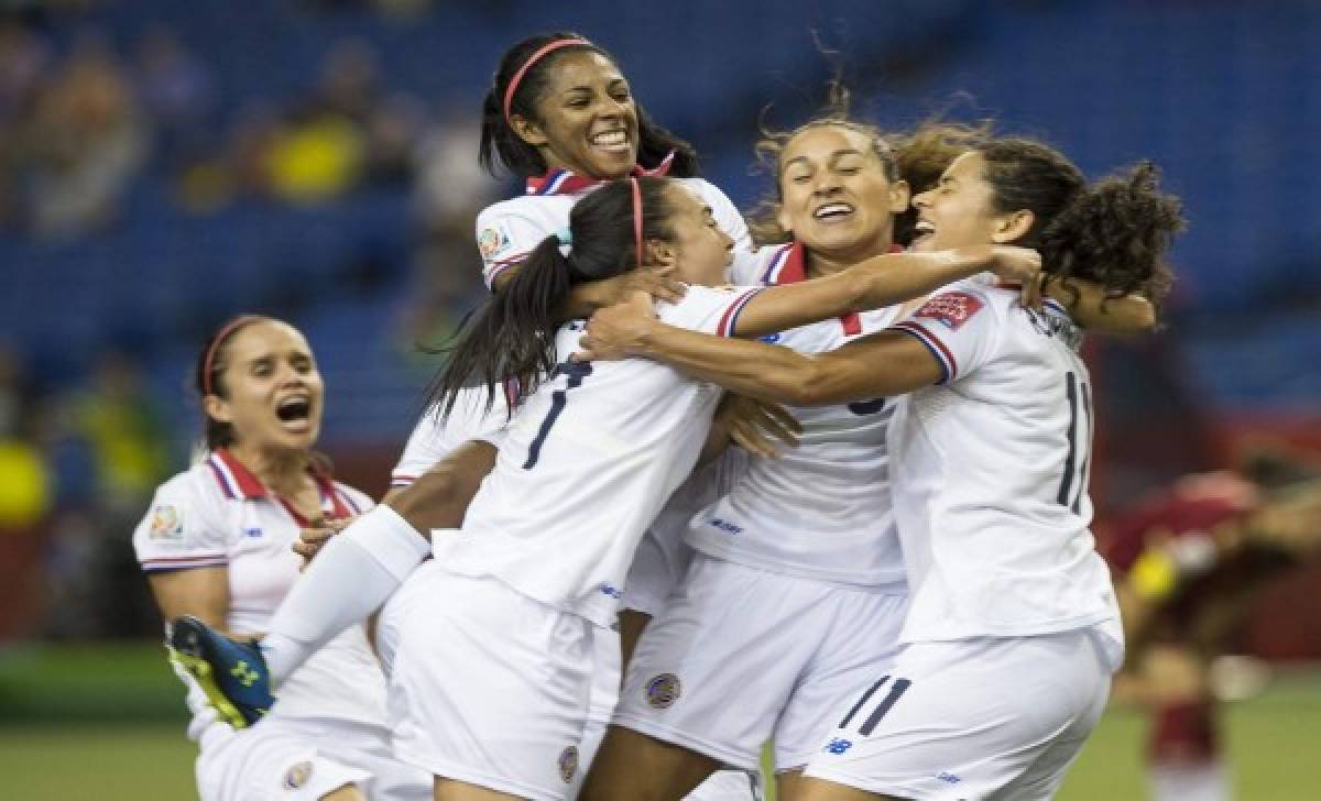 La FEDEFUTBOL es premiada por FIFA debido al crecimiento del fútbol femenino
