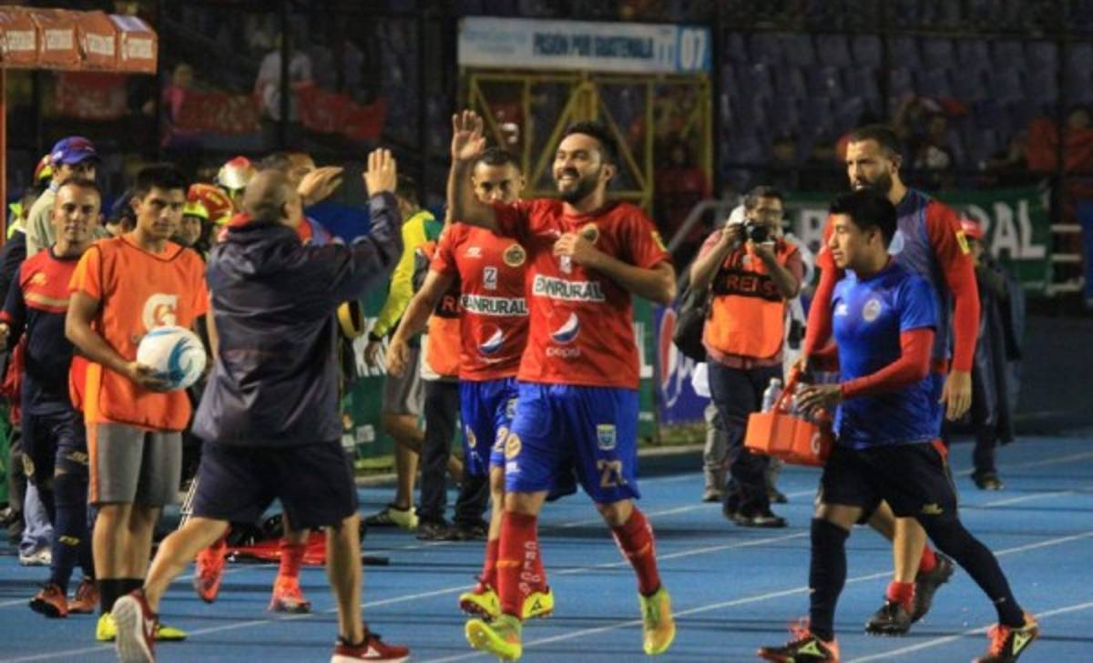Municipal campeón del Clausura en Guatemala con goles de mexicano y uruguayo