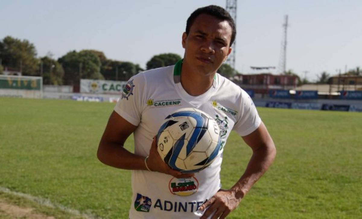 Rambo de León le revela a DIEZ que no sigue en Platense