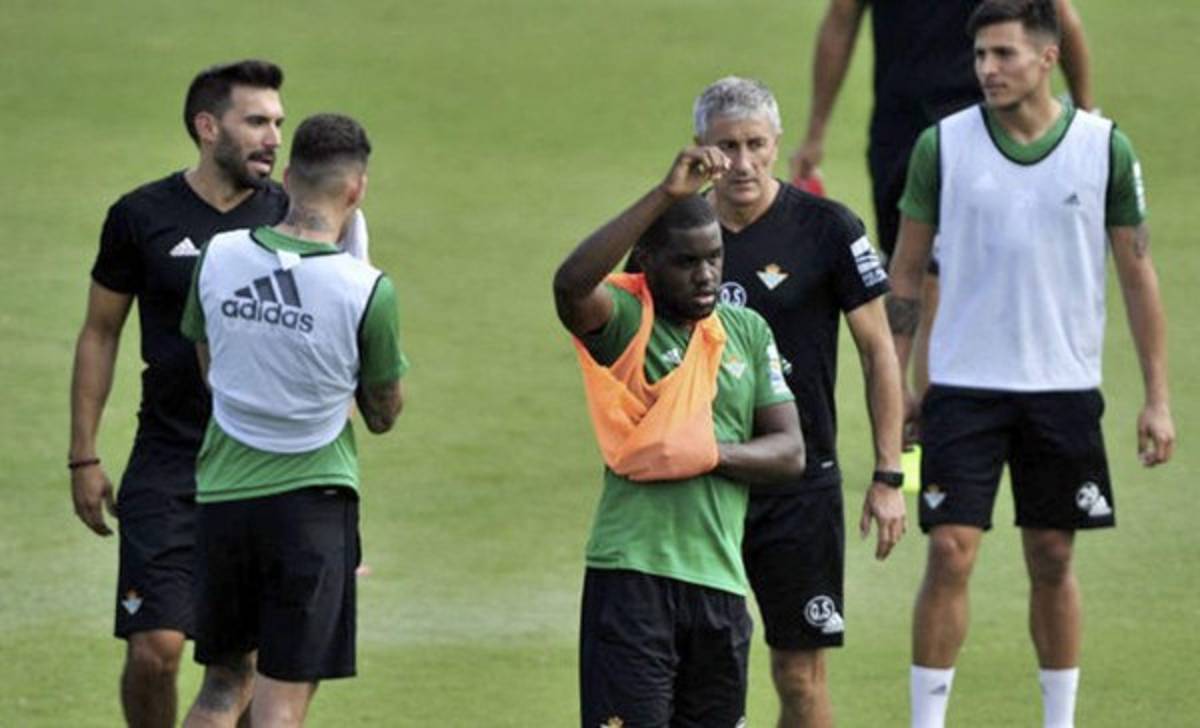 Joel Campbell vuelve a entrenarse tras superar su lesión de rodilla