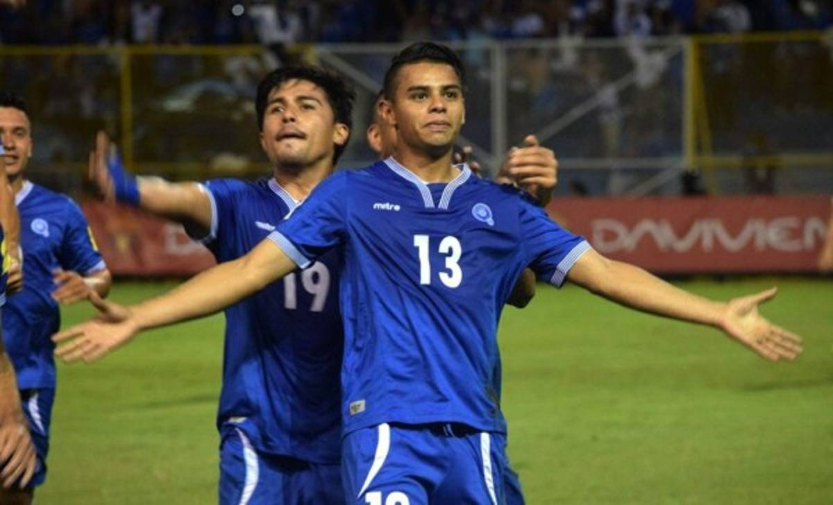 En El Salvador diputados piden investigar a empresario por ofrecer dinero a seleccionados