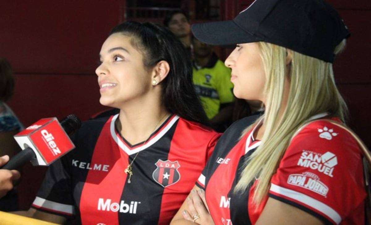 Alajuelense unió y creó bonita amistad entre las esposas de Roger y Alex