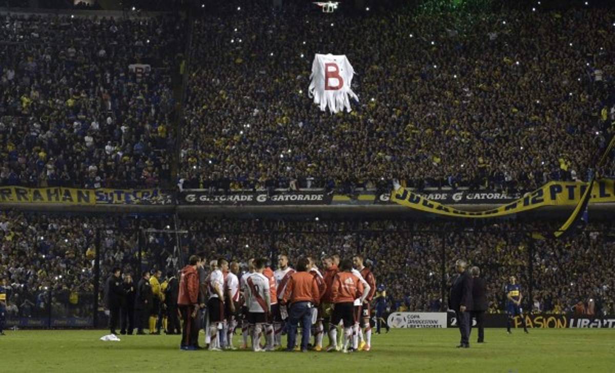 Aficionados de Boca Juniors se burlan de River Plate
