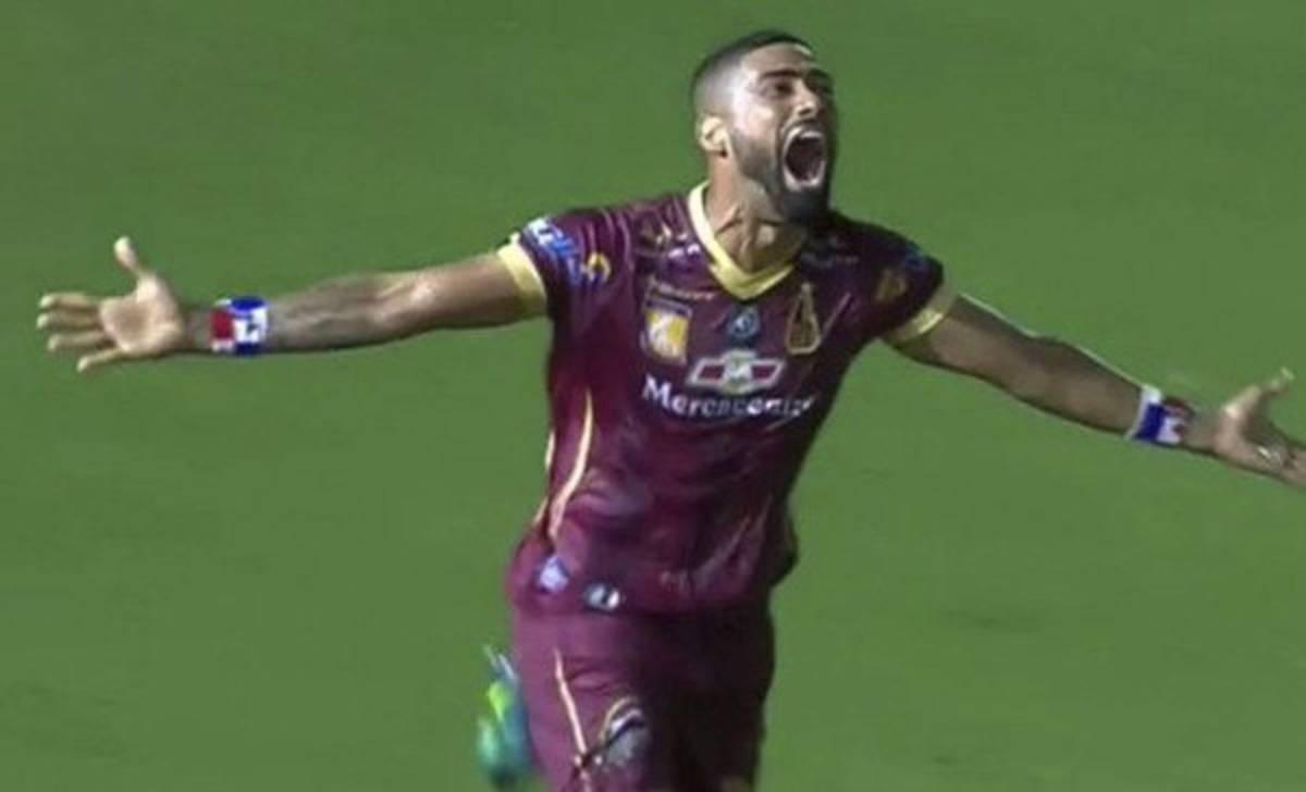 &nbsp;Con penal a los Panenka el panameño Gabriel Gómez clasifica al Tolima a la final en Colombia