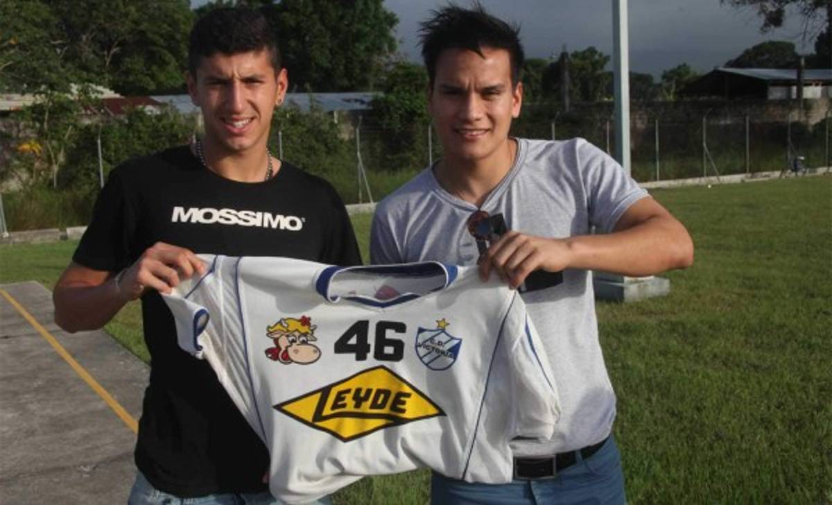 Dos nuevos delanteros argentinos se suman al Victoria