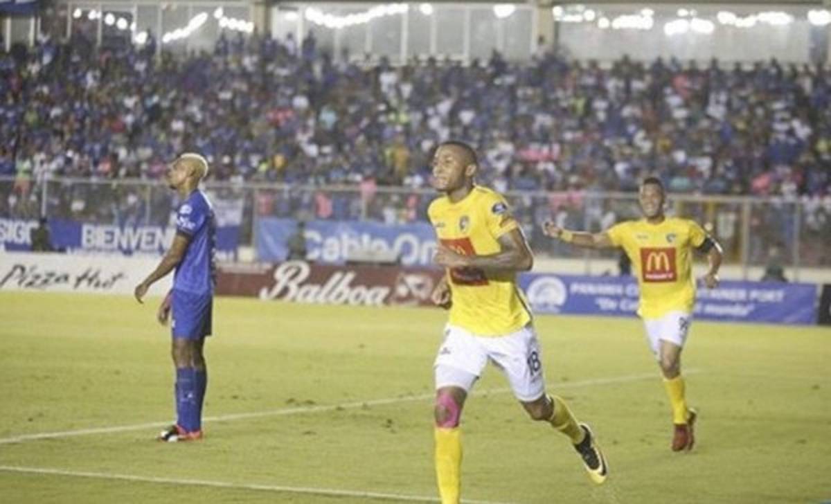 ¡Campeón! Chorrillo golea al Árabe Unido y celebra en Panamá