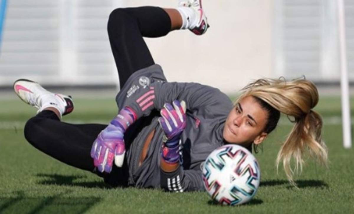 Portera del Real Madrid recibe insultos machistas en Twitter y Asensio sale en su defensa