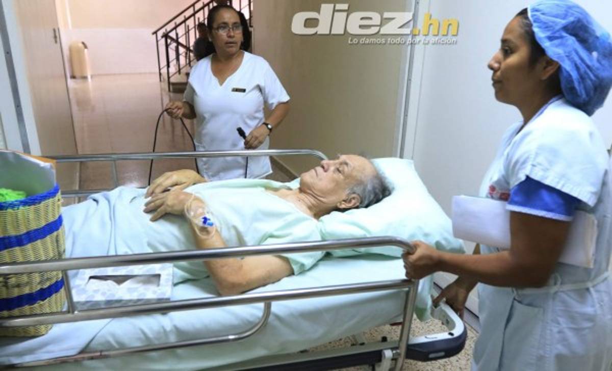 Chelato Uclés mejora y sale de cuidados intensivos